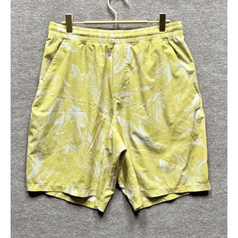 Lululemon Pace Breaker Shorts Men Large Yellow 9" Linerless Athleisure EUC
